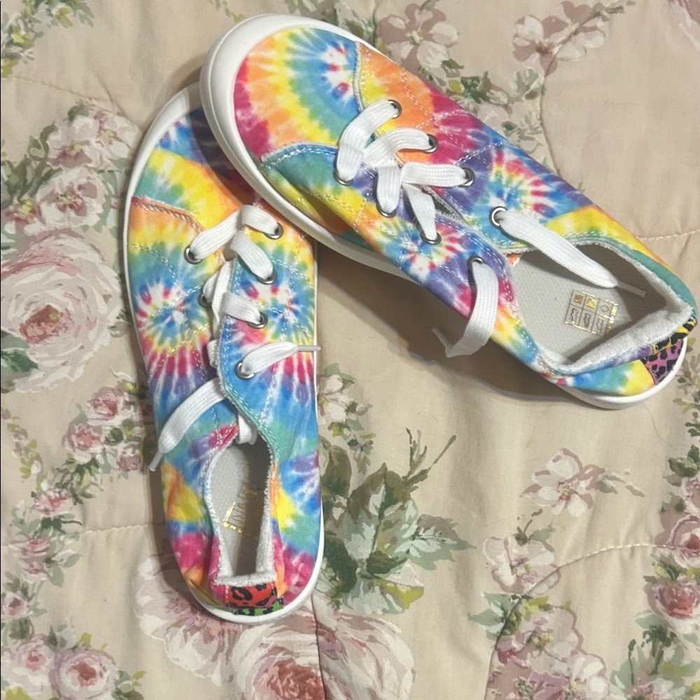 Vibrant Tie-Dye Women's Sneakers